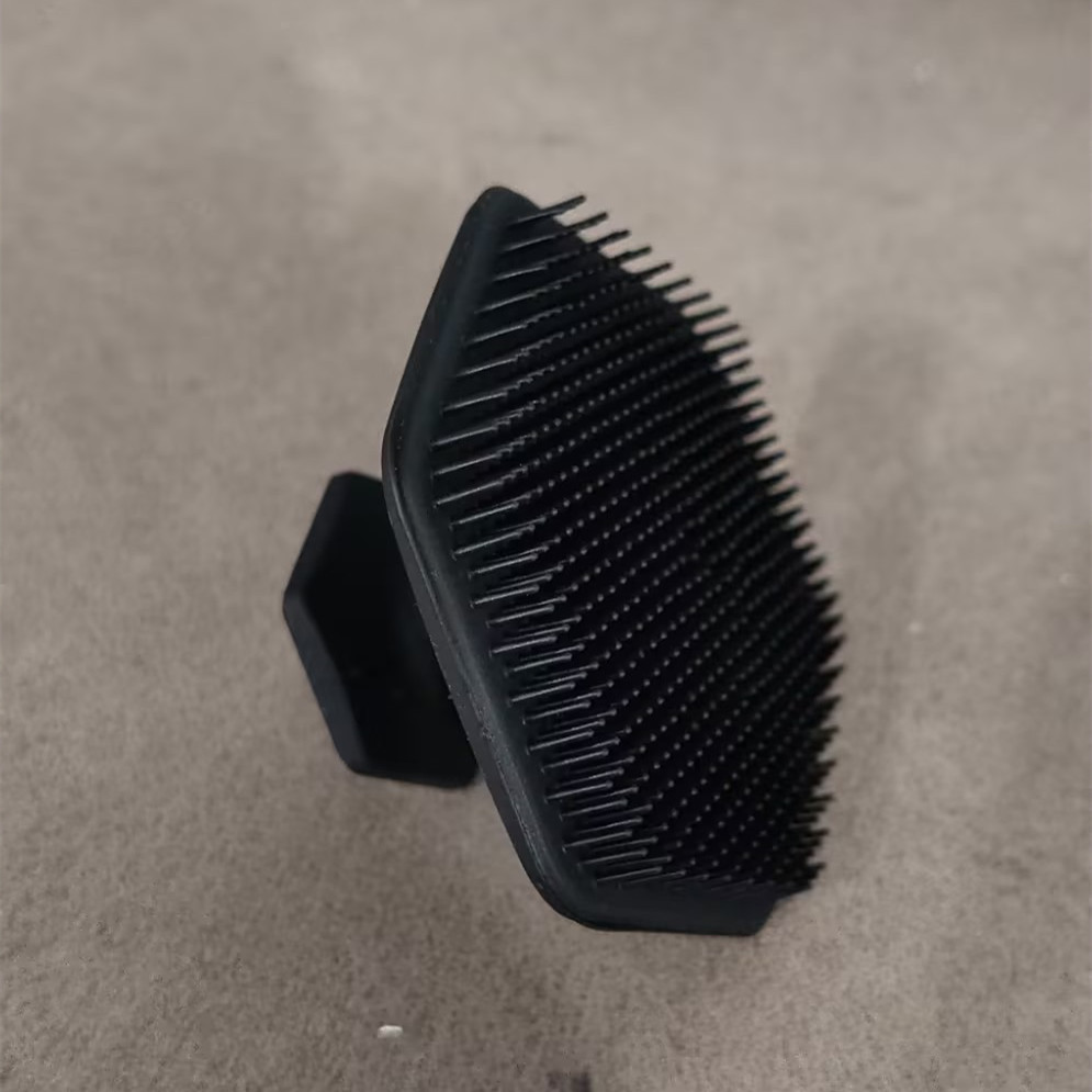 Silicone brush